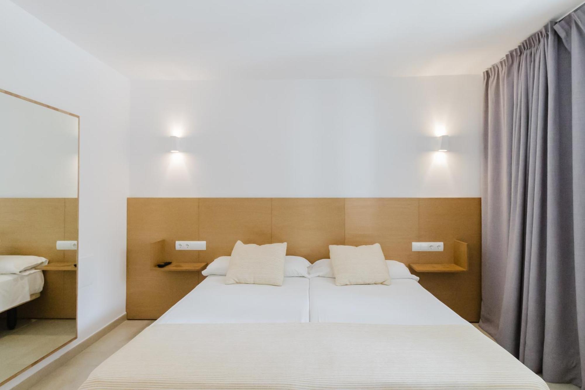 Apartamentos Es Pujols - Emar Hotels Zewnętrze zdjęcie