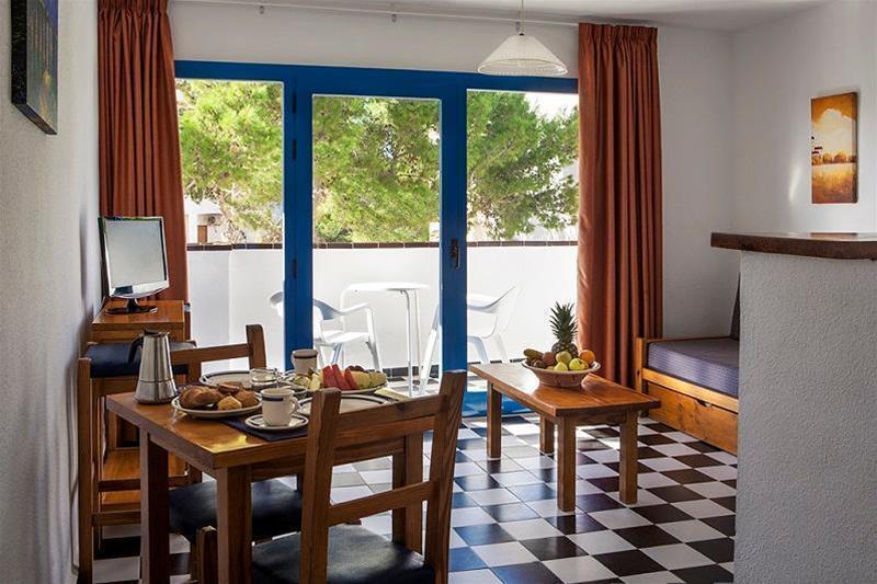 Apartamentos Es Pujols - Emar Hotels Zewnętrze zdjęcie